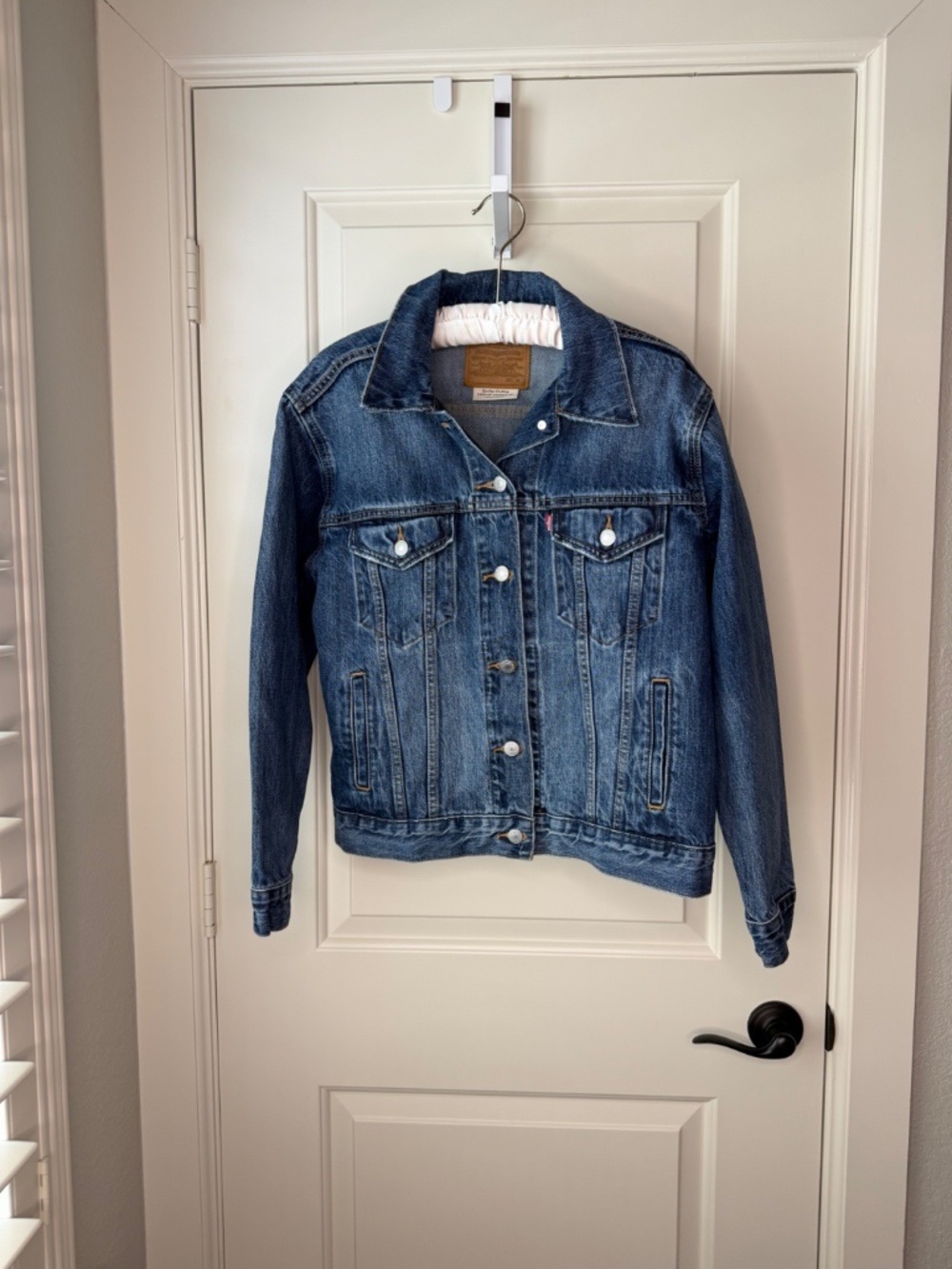 Levi’s Premium Original Trucker Denim Jacket - Classic Medium Wash - Size Medium